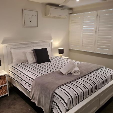 Wharf Lodge River View Apartment Maroochydore Esterno foto