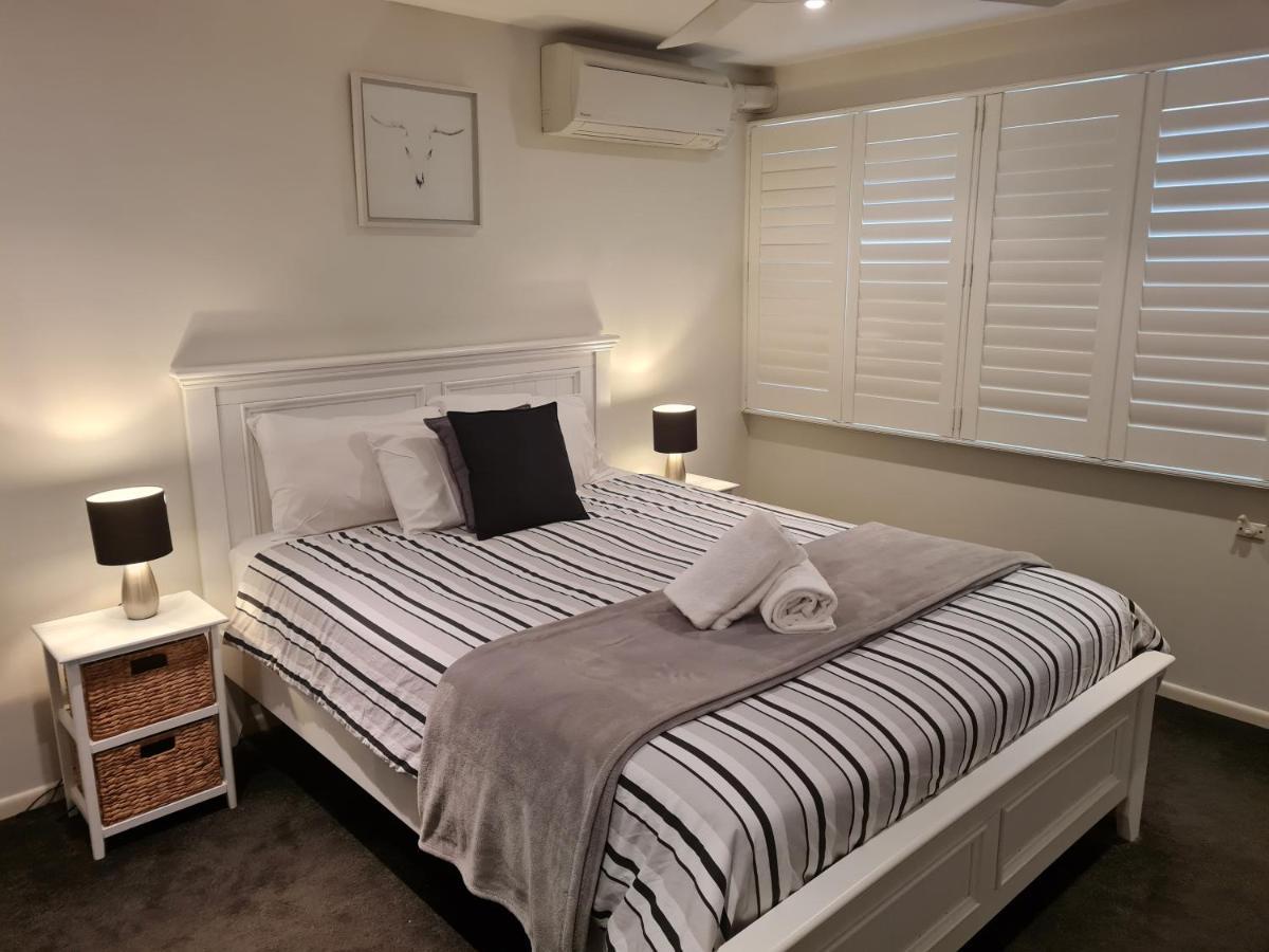 Wharf Lodge River View Apartment Maroochydore Esterno foto